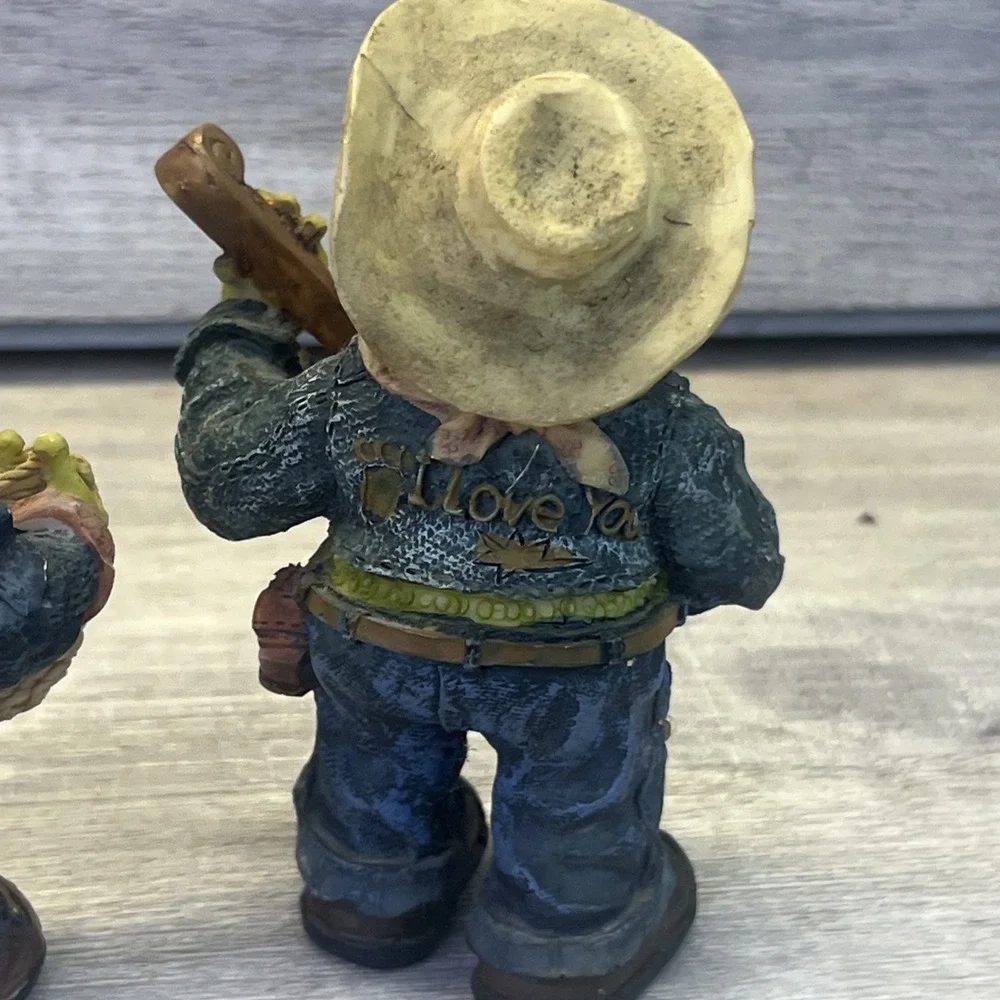 Cowboy Frog Figurines  Country Western Frogs in Hats & Denim Boots Set Of 3